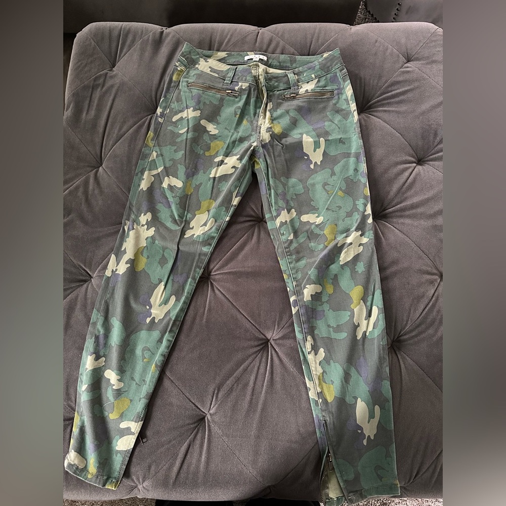 CAbi camo pants zipper bottom size 8